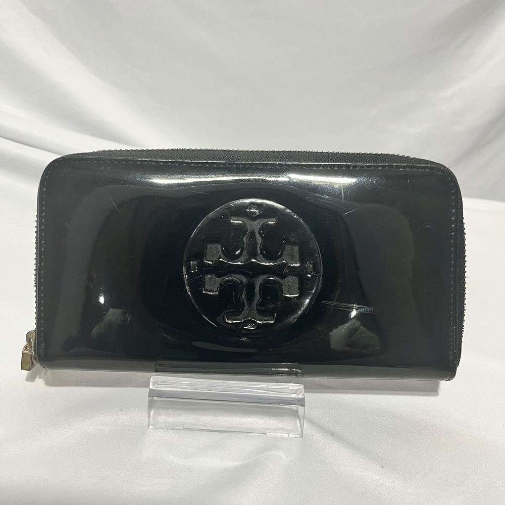 Tory Burch Black Patent Logo Zip Wallet
